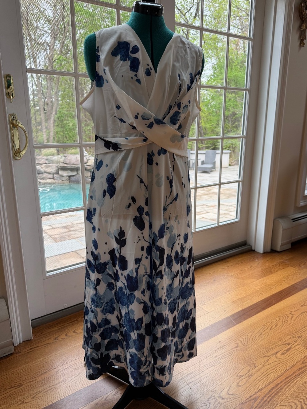 NWT White Blue Flowy Midi Dress Criss Cross Bodice Zipper Back Size Large